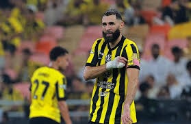 2016年：迈阿密马林鱼队球场外设立何塞·费尔南德斯临时悼念区。